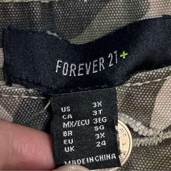 Forever 21+ Green Camouflage Jogger Cargo Pants 3XL - Picture 5 of 6